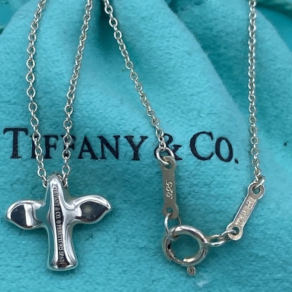 Tiffany & Co. Sliver Elsa Peretti Dove Bird Pendant Necklace - Picture 7 of 8